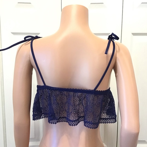 NWOT (2) Victorias Secret Black & Blue Lace Ruffle Bralettes Size Large - Picture 3 of 9
